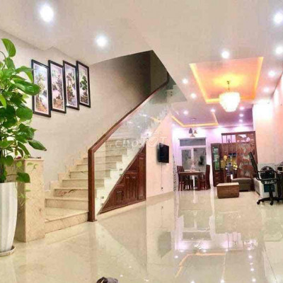 Nhà mặt tiền 4 tầng 4PN 5WC phường Ngô Mây