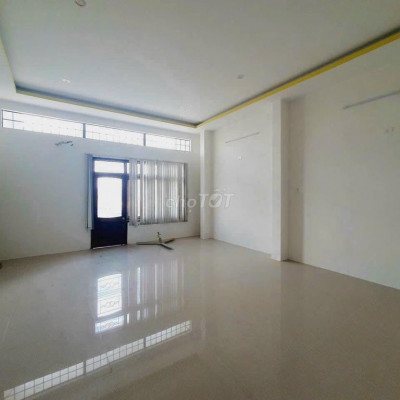 Cho thuê toà nhà đường Lý Thường Kiệt Quy Nhơn 110m2 có thang máy