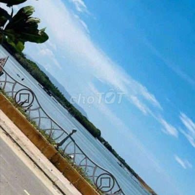 Bán lô đất View trực diện biển đường Ngọc Hồi giá 27 tỉ 500 triệu