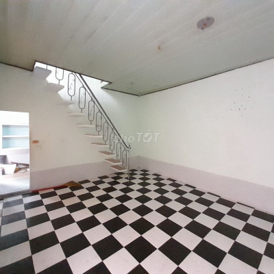 Cho thuê nhà nguyên căn 2,2tr hẻm lê văn hưu, hải cảng, quy nhơn