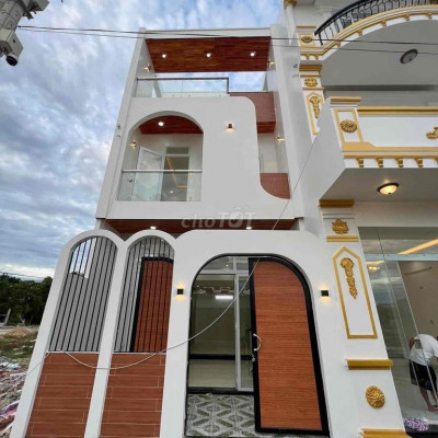 Bán nhà mặt tiền KV 8, p TRẦN QUANG DIỆU. TP Quy Nhơn