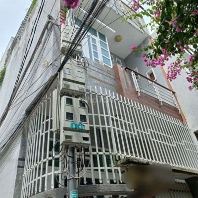 Cho thuê nhà hẻm đường Tây Sơn, gần Gara Quyền 1 trệt 2 lầu