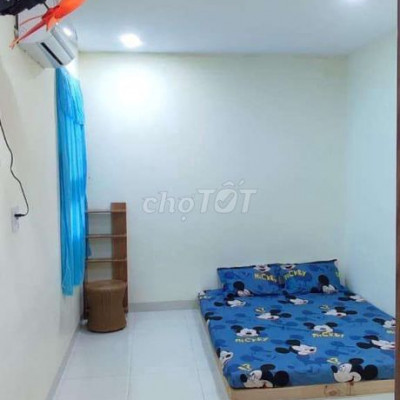 Cho thuê chung cư Xuân Thủy bkock C.Giá 4 triệu