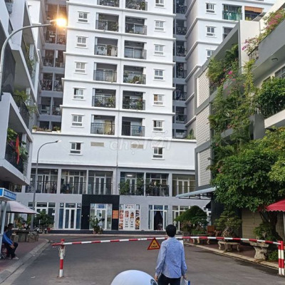 Bán chung cư Xuân Thủy block A giá 840 triệu