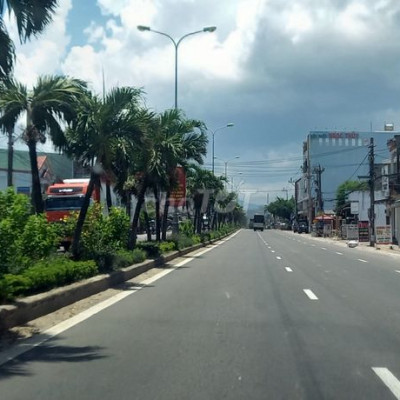 Bán đất trung tâm diêu trì, hướng đông bắc, 113m2, đường 13m, giá 1t2