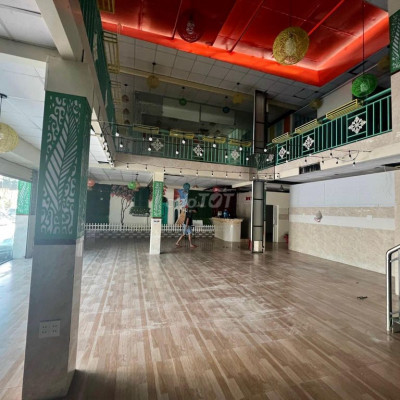 Cho thuê nhà hàng đường Nguyễn Trung Tín 250m2 ngang 14m