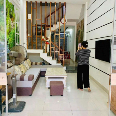 Cho thuê nhà đường Châu Mạnh Trinh, phường Quang Trung, tp Quy Nhơn