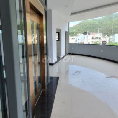 🔥 CHO THUÊ TOÀ NHÀ 5 TẦNG NGAY NGÃ 4 TTTP