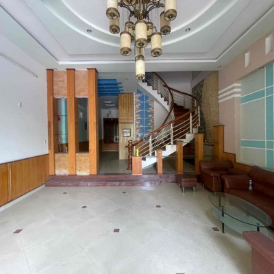 CHO THUÊ NGUYÊN CĂN GÓC NGÃ 3