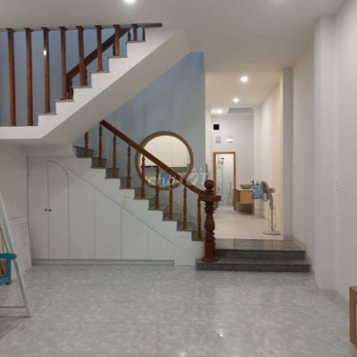 Cho thuê nhà mặt tiền đường nội bộ khu Chế Lan Viên, p Ghềnh Ráng