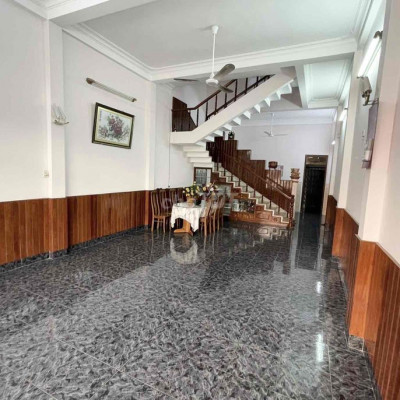 Cho thuê nhà mặt tiền Nguyễn Thái Học tiện KD