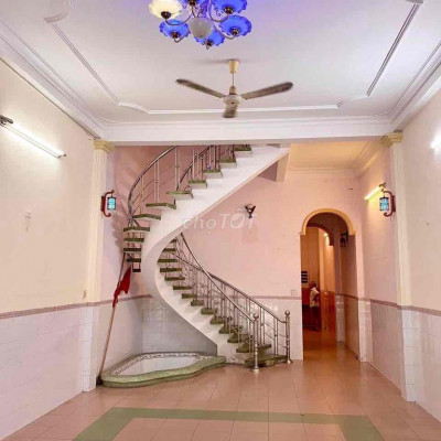 Nhà nặt tiền Tây Sơn khu BX 100m2 3 tầng 6PN