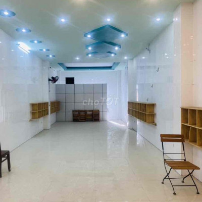 Nhà 3 tầng 5*50m trống suốt mặt tiền Nguyễn Thái Học