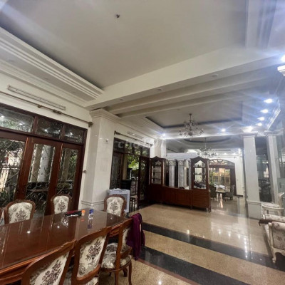 CHO THUÊ BIỆT THỰ GÓC 1000M2 SỬ DỤNG, TRUNG TÂM QUẢNG TRƯỜNG QUY NHƠN