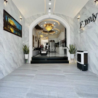 Bán nhà mặt tiền Tăng Bạt Hổ, TP Quy Nhơn. DT 63,22m2 giá 8,4 tỷ