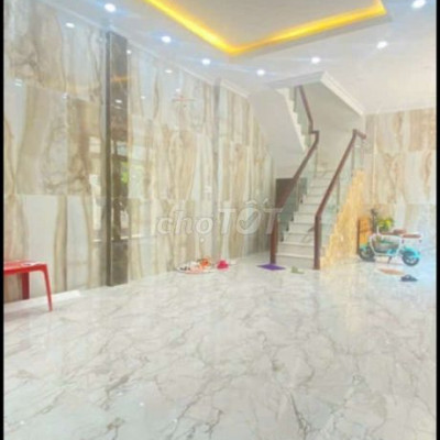 Bán nhà 4 tầng khu Hoa Lư sầm uất thích hợp kinh doanh ngang 10m