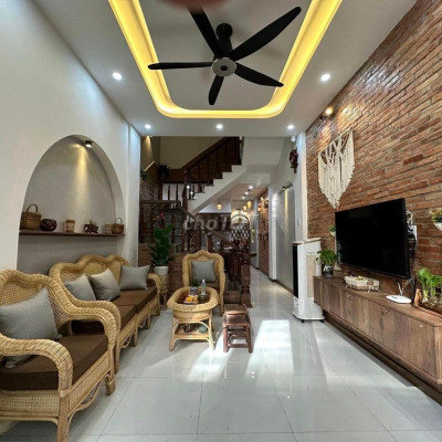 Cho thuê nhà đầy đủ nội thất cao cấp 5pn đường Nguyễn Công Trứ