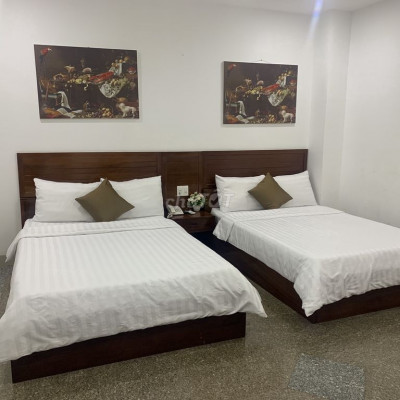 Cho thuê khách sạn gần biển 20m 30pn trần văn ơn