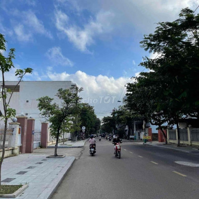 Có việc cần chuyển nhượng NHÀ MẶT TIỀN HÀ HUY TẬP vị trí kinh doanh