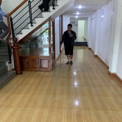 Cho thuê nhà nguyên căn đường Đống Đa 120m2 3 lầu