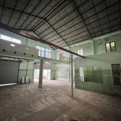 Chính chủ cho thuê nguyên căn suông trống 250m2