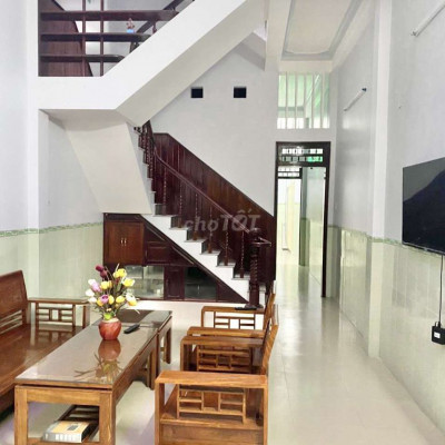 Cho thuê nhà mặt tiền đường nội bộ, khu gần bến xe Quy Nhơn