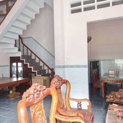 Cho thuê nhà mặt tiền khu Ngô Mây, tp Quy Nhơn, Bình Định