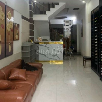 Bán nhà 3 mê nguyên mặt tiền đường cách biển 300m giá 3,3  tỉ