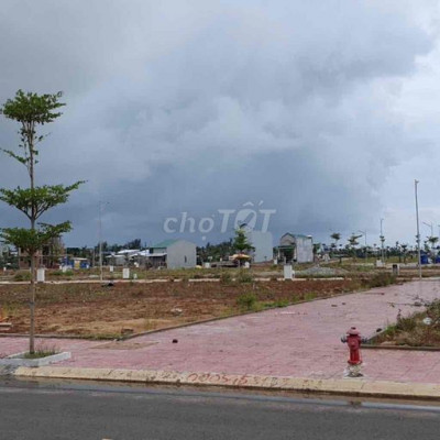 Đấ sổ đỏ gần trung tâm thi xã.