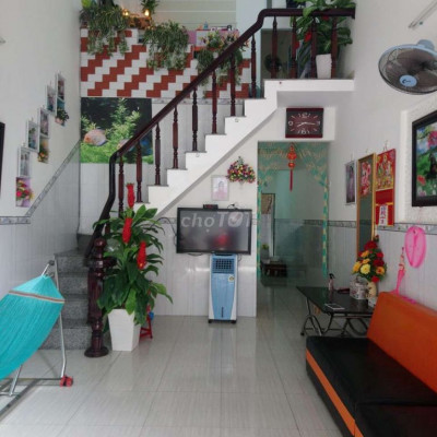 Nhà ở mê lỡ 2 phòng ngủ, vị trí ngã ba đường 1/5 phường đống đa tp QN