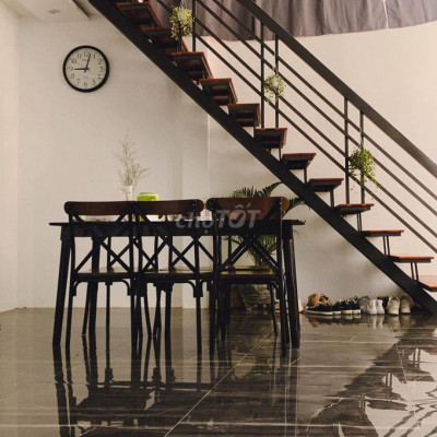 Cần bán nhà hẻm gần chợ, trường học,và nhiều tiện ích khác...