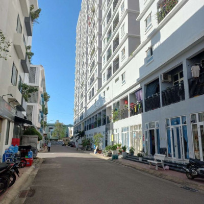 Cho thuê chung cư Xuân Thủy tầng trệt