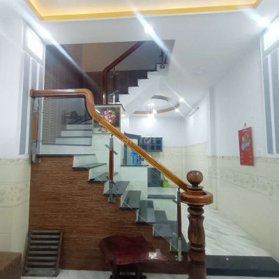 Bán nhà hẻm Lê Hồng Phong, tp Quy Nhơn 2.4 tỷ