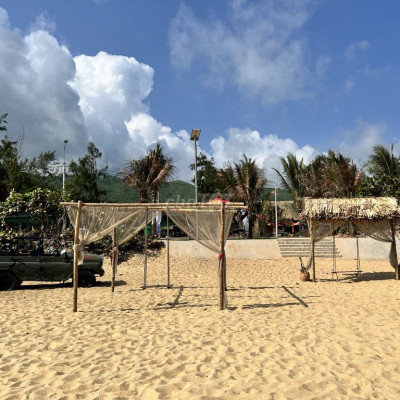 Bán nhà mặt tiền đường nhựa, 7m ngang bề thế, sát biển Hoài Hải