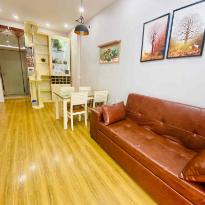 Căn hộ 2PN tầng trệt, trung tâm tp