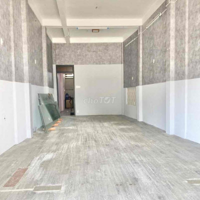 Nhà mặt tiền 3 tầng đường Lý Thường Kiệt