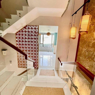 cho nhà mặt tiền kinh doanh vị trí sầm uât