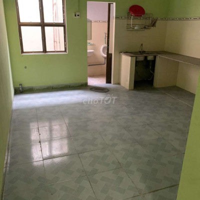 Cho thuê nhà mặt tiền đường Lê Hồng Phong, Quy Nhơn