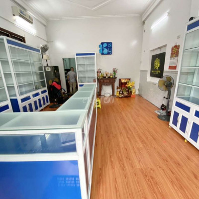 Cho thuê nhà mặt tiền Nguyễn Tất Thành, tp Quy Nhơn, Bình Định