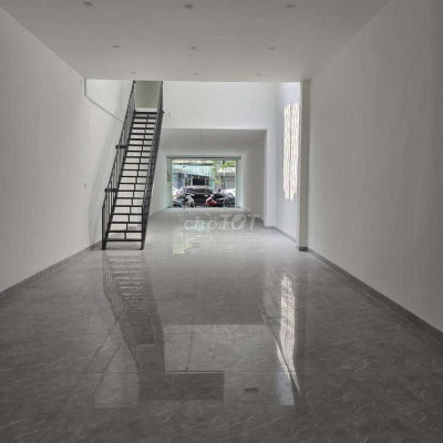 Cho thuê nhà mặt tiền đường Lê Hồng Phong, tp Quy Nhơn, Bình Định