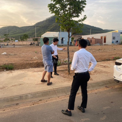 Đất Vsip Bình Định Gần Biển Quy Nhơn . 150m2 giá 490tr/1 nền ( 100% )