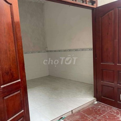 Bán nhà hẻm Nguyễn Chánh giá 870 triệu