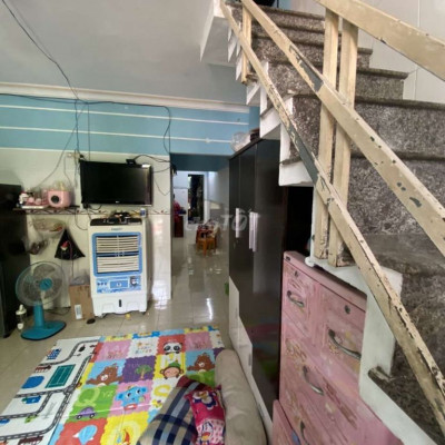 Bán nhà mặt tiền đường, gần chung cư Xuân Thủy, phường Quang Trung