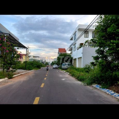 GIÁ SỐC BÁN ĐẤT MT:9,5m.201m2(3ty3) TT DIÊU TRÌ ,H TUY PHƯỚC