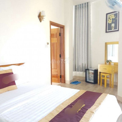 Bán gấp khách sạn gần biển, tp Quy Nhơn, Bình Định