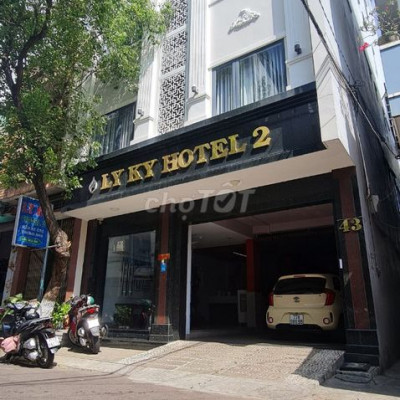 Cần bán khách sạn ngay biển Quy Nhơn