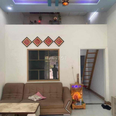 Nhà mặt tiền Tây Sơn gần công viên Long Vân