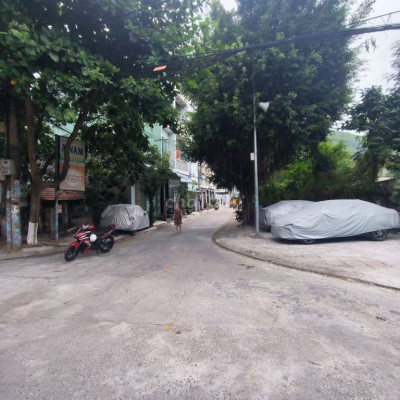 Nhà  - 46m2 - Hẻm ô tô  thông - Ngay  Hàm Mặc Tử - Quy Nhơn