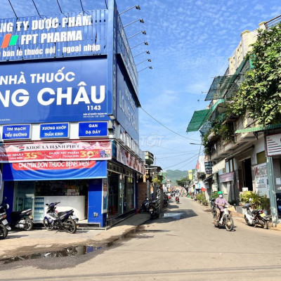 Nhà 3 tầng mặt tiền kinh doanh, ngang 9,4m bề thế, sát chợ Hoài Hương