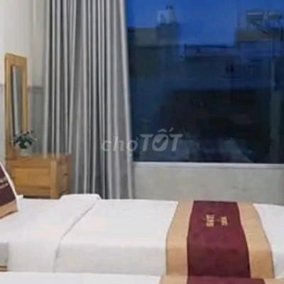 Bán khách sạn 6 tầng ôm góc 2 mặt tiền cách biển 100m P.Nguyễn Văn Cừ